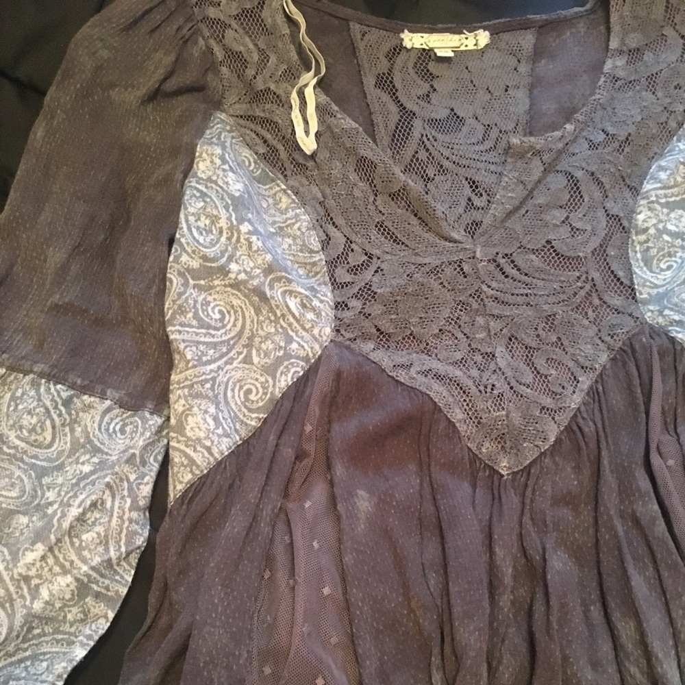 GIMMICKS BY BKE PIECED TOP